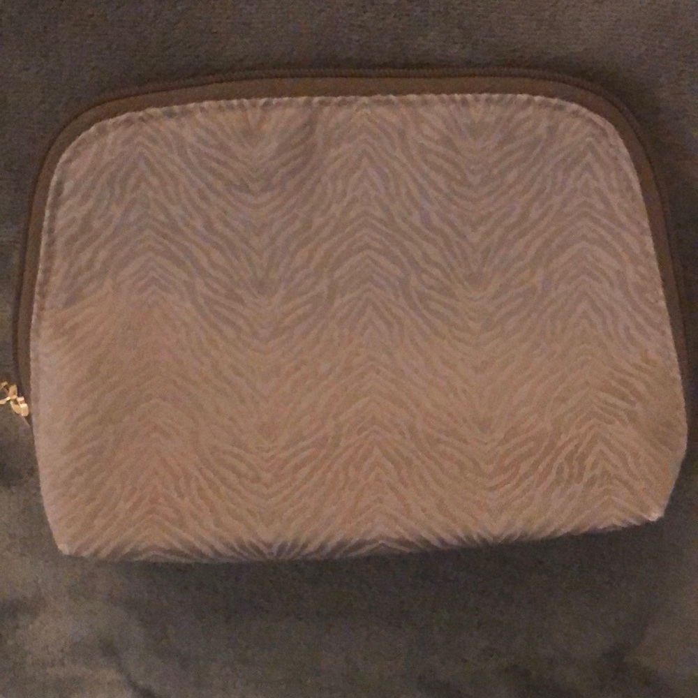 Estée Lauder Grey Makeup Bag